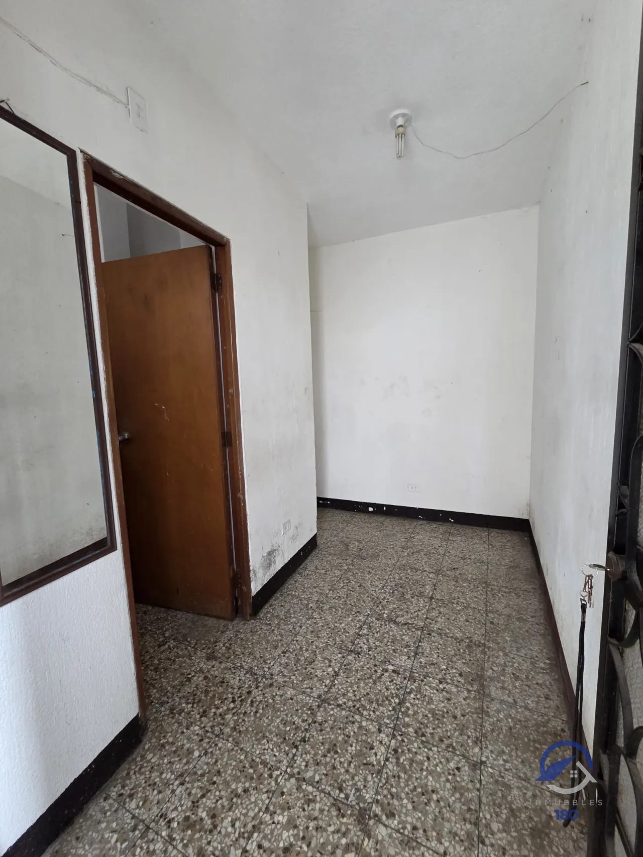 Terreno con casa para demoler en venta en Colonia El Maestro, zona 15 — Terreno en Venta en Colonia El Maestro, Zona 15, Guatemala, Ciudad — foto 4 de 15