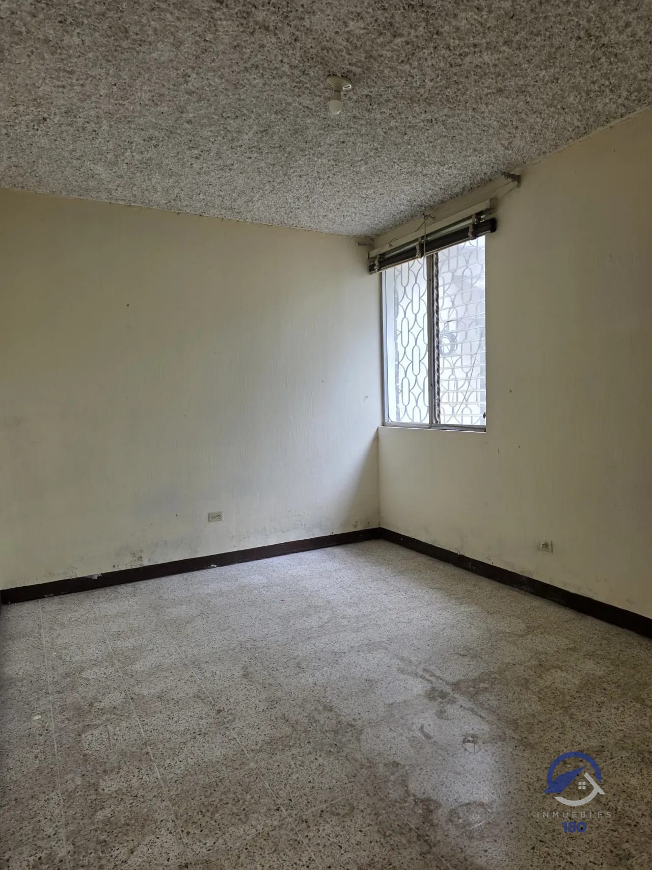 Terreno con casa para demoler en venta en Colonia El Maestro, zona 15 — Terreno en Venta en Colonia El Maestro, Zona 15, Guatemala, Ciudad — foto 6 de 15