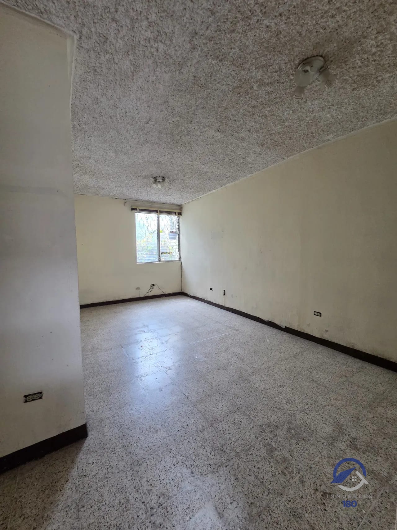 Terreno con casa para demoler en venta en Colonia El Maestro, zona 15 — Terreno en Venta en Colonia El Maestro, Zona 15, Guatemala, Ciudad — foto 9 de 15
