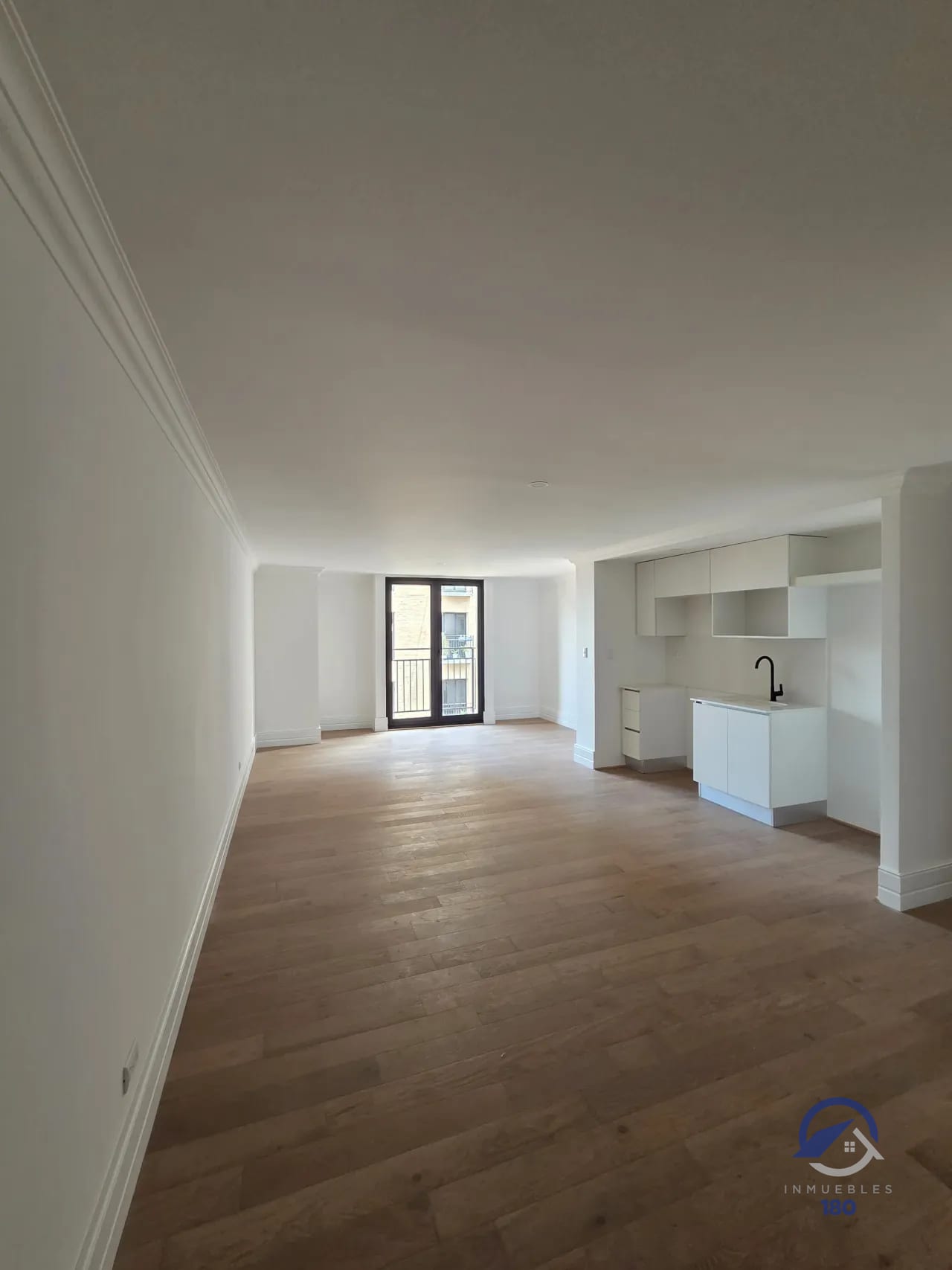 Apartamentos en Renta en Edificio Céntrico de 3 dormitorios, zona 5 — Apartamento en Alquiler en Céntrico, Zona 5, Guatemala, Ciudad — foto 2 de 11