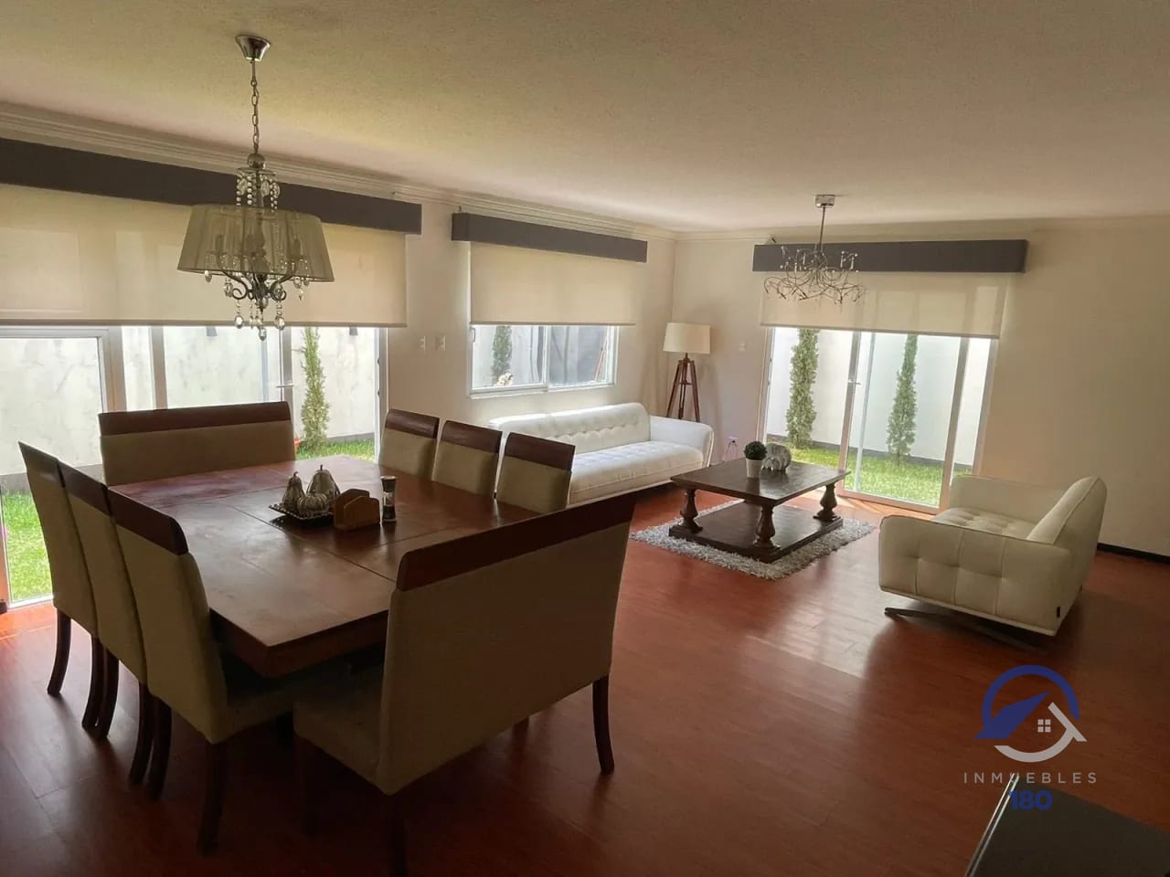 Amplia casa en venta en Las Luces del Encinal, zona 7 de Mixco — Casa en Venta en Zona 7 Mixco, Guatemala, Ciudad — foto 3 de 14