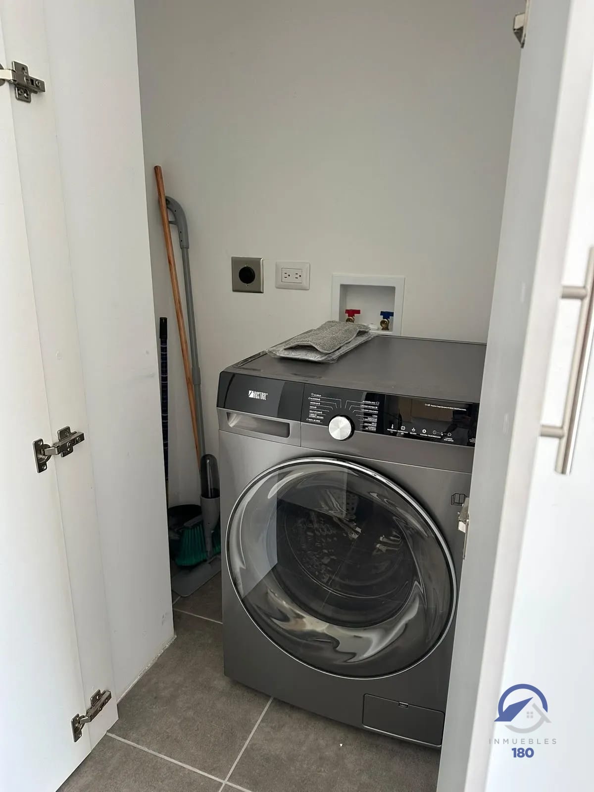 Apartamento de dos dormitorios para estrenar en Quince Esquina, z. 15 — Apartamento en Alquiler en Quince Esquina, Zona 15, Guatemala, Ciudad — foto 10 de 17