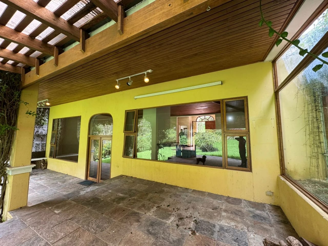 Renta de casa con amplio terreno en Condominio San Rafael | Km.16.5 CAES — Casa en Alquiler en Carretera a El Salvador, Guatemala, Ciudad — foto 5 de 13