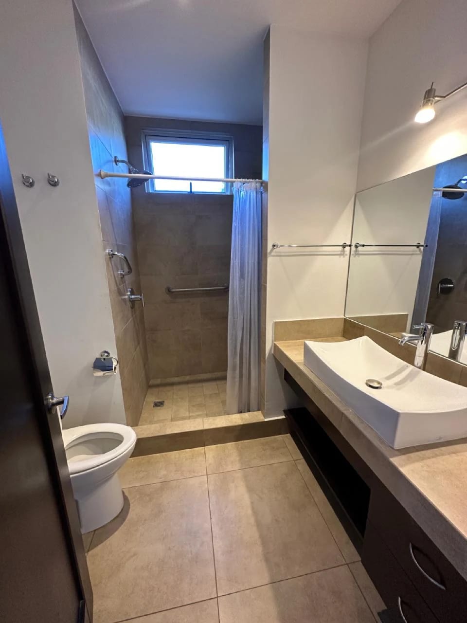 Alquilo de amplio apartamento en Edificio Quinze | Vista Hermosa 1 — Apartamento en Alquiler en Quinze, Zona 15, Guatemala, Ciudad — foto 5 de 11