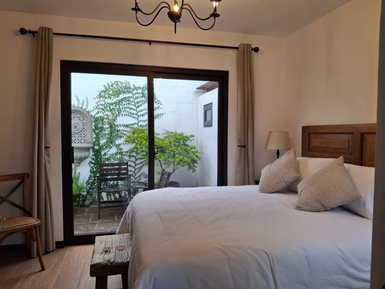 Renta de Casa Amueblada en Barrios Coloniales | San Pedro las Huertas — Casa en Alquiler en San Pedro Las Huertas, Antigua, Sacatepéquez — foto 9 de 13