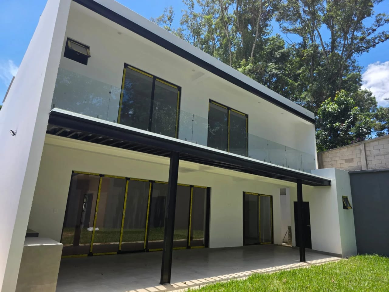 Última casa en Santa Rosalia, La Reserva - Para Estrenar — Casa en Venta en Carretera a El Salvador, Guatemala, Ciudad — foto 1 de 12