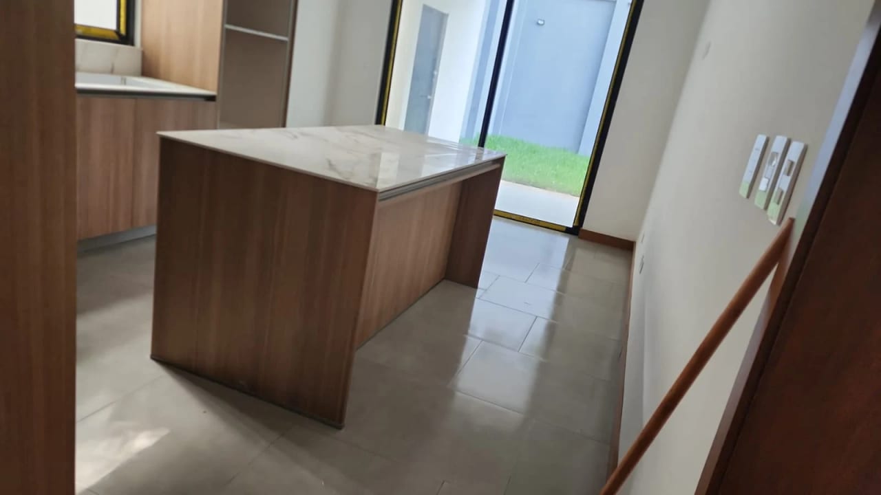 Última casa en Santa Rosalia, La Reserva - Para Estrenar — Casa en Venta en Carretera a El Salvador, Guatemala, Ciudad — foto 4 de 12