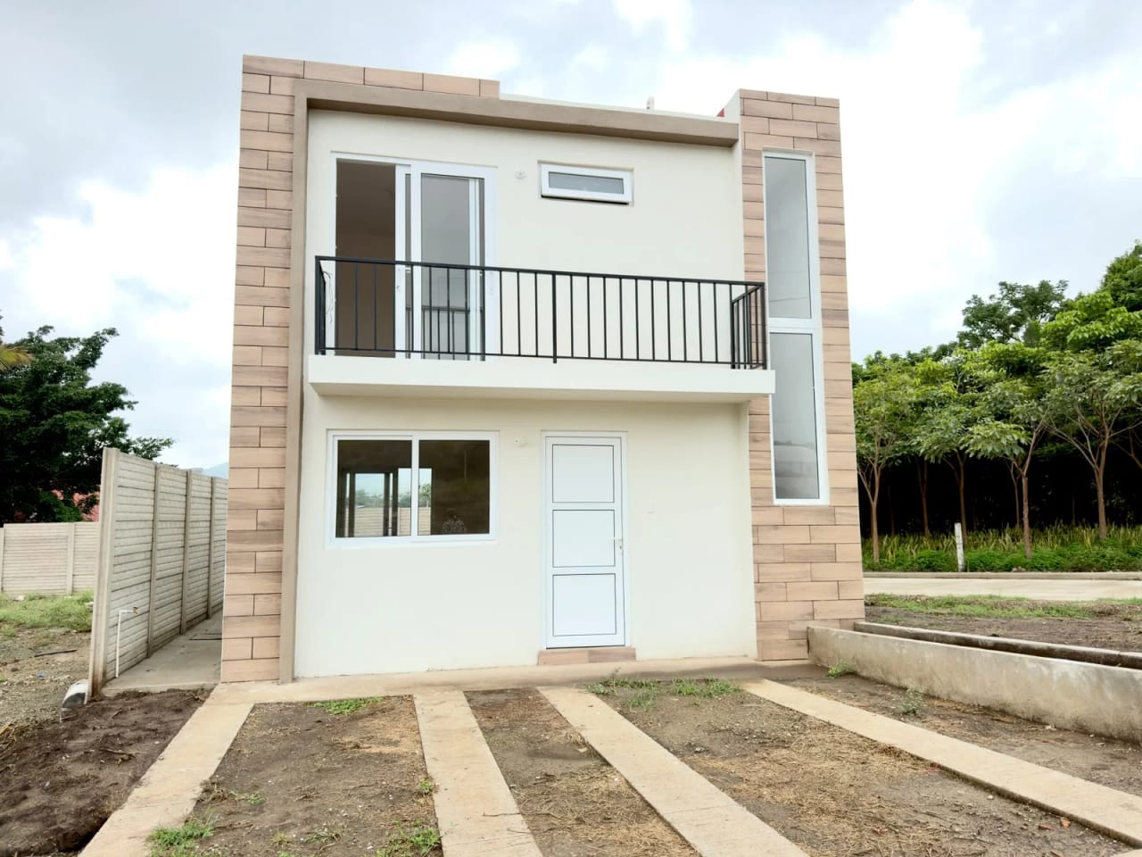 Se vende linda casa para estrenar en La Ceiba – Sanarate. — Casa en Venta en Sanarate, El Progreso — foto 1 de 17