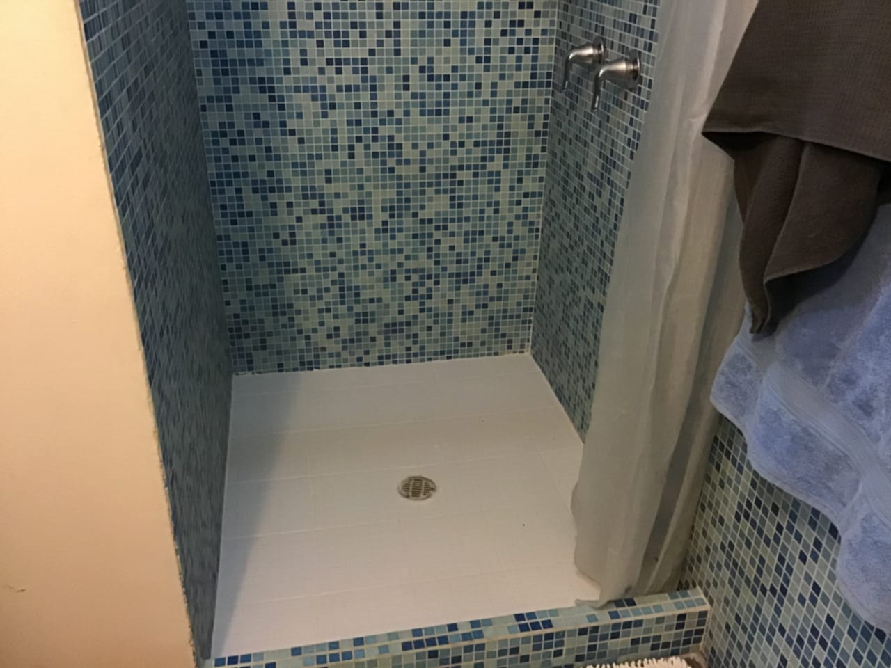 Amplio y Moderno Loft en z4 — Apartamento en Alquiler en Cuatro 36, Zona 4, Guatemala, Ciudad — foto 15 de 16
