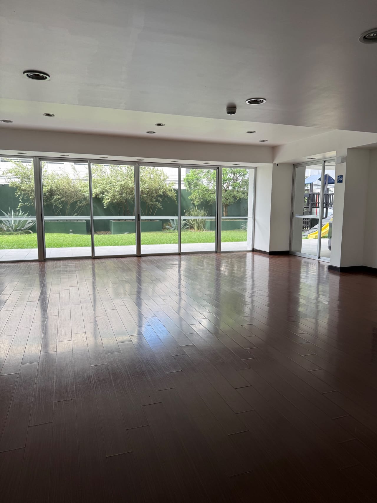 Loft de 150m2 en z 10 — Apartamento en Alquiler en 19-10, Zona 10, Guatemala, Ciudad — foto 14 de 14