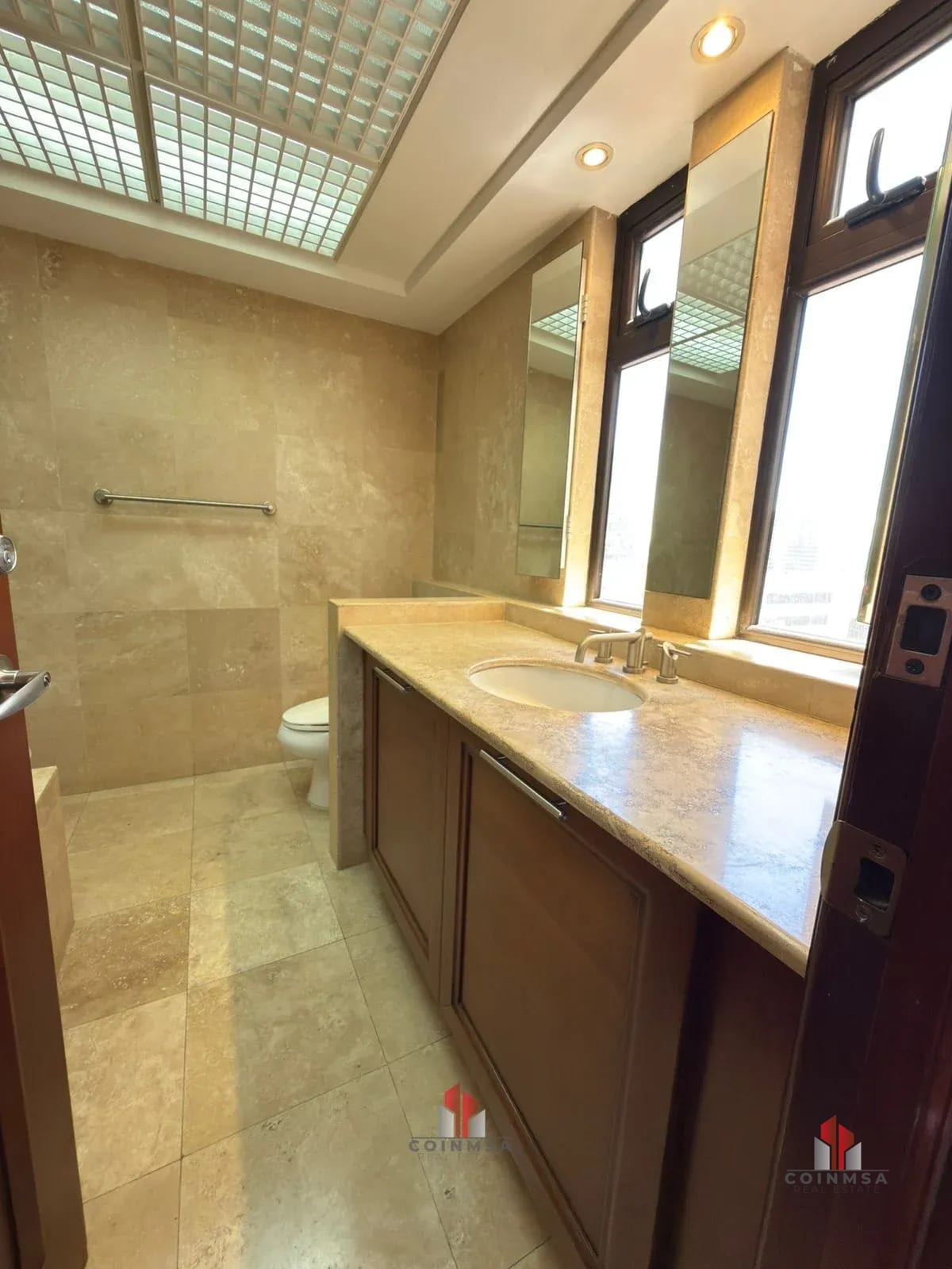 Apartamento amueblado en Venta zona 10 / Tiffany II — Apartamento en Venta en Tiffany II, Zona 10, Guatemala, Ciudad — foto 10 de 17