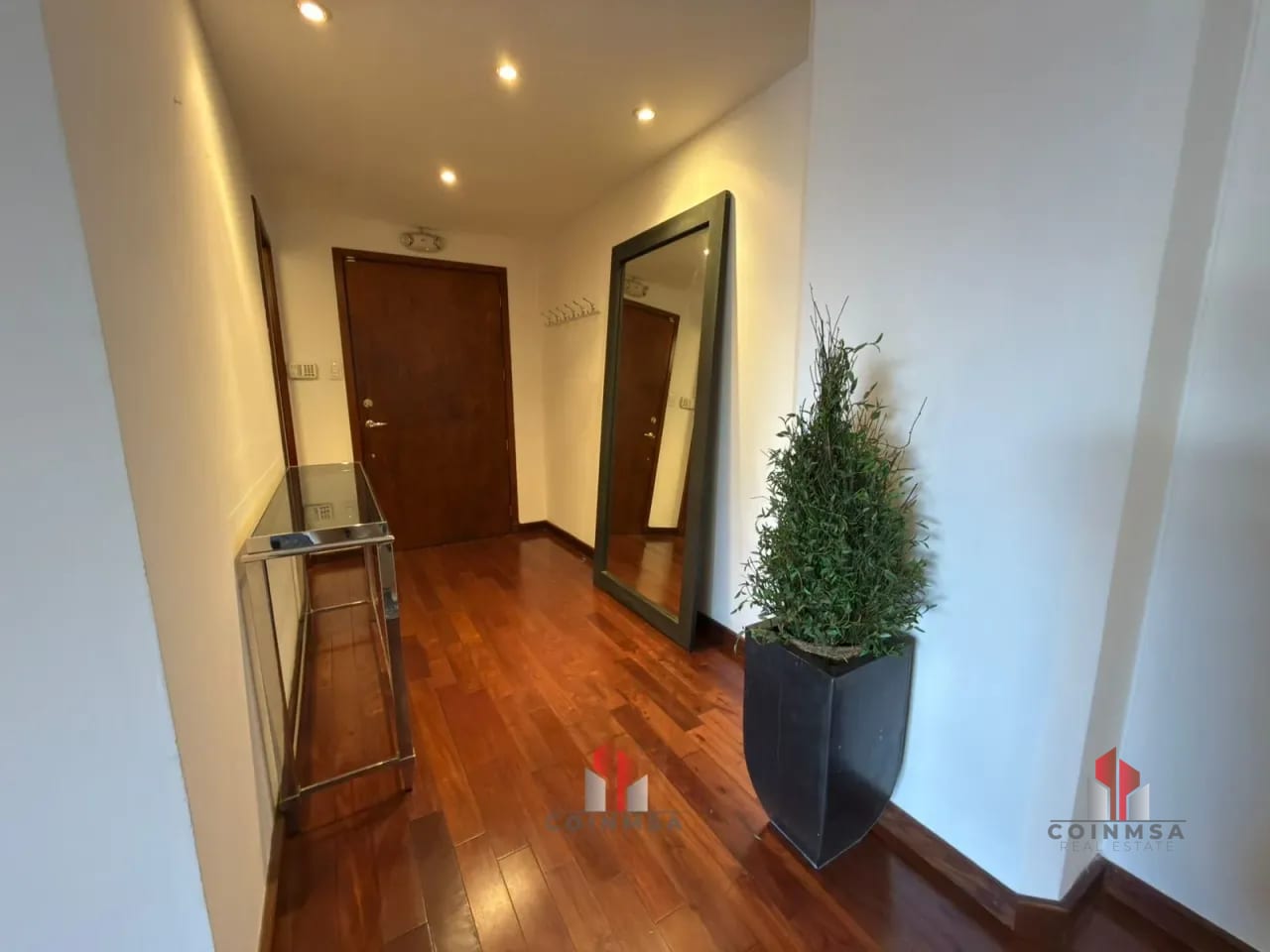 Apartamento amueblado en Venta zona 10 / Tiffany II — Apartamento en Venta en Tiffany II, Zona 10, Guatemala, Ciudad — foto 2 de 17