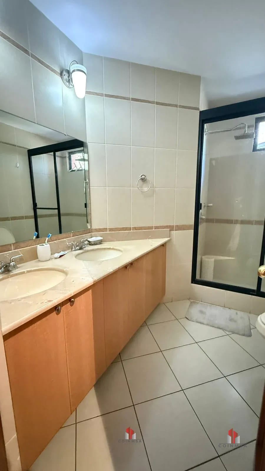 Apartamento semi-amueblado en Renta zona 10 — Apartamento en Alquiler en Real de Las Américas, Zona 14, Guatemala, Ciudad — foto 10 de 11