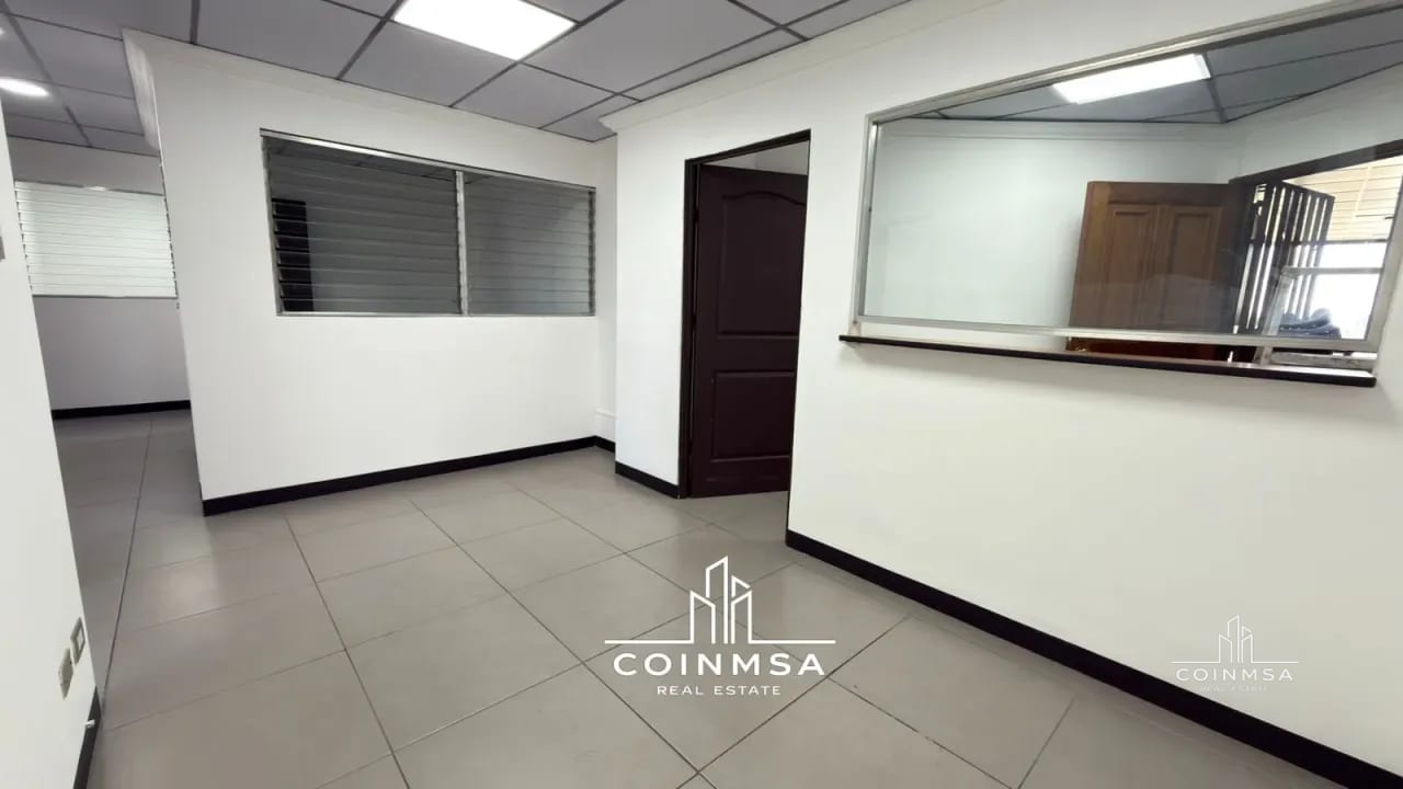 Oficina de en renta en zona 13 / Plaza Profesional — Oficina en Alquiler en Plaza Profesional, Zona 13, Guatemala, Ciudad — foto 1 de 10