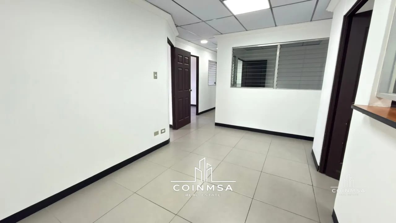 Oficina de en renta en zona 13 / Plaza Profesional — Oficina en Alquiler en Plaza Profesional, Zona 13, Guatemala, Ciudad — foto 3 de 10