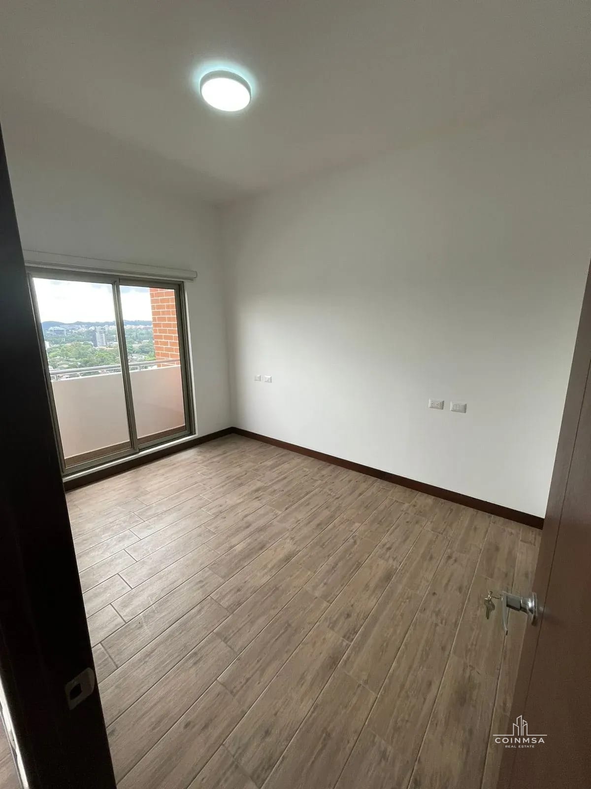 Apartamento en renta en zona 10 / Casalini Diagonal 6 — Apartamento en Alquiler en Casalini Diagonal 6, Zona 10, Guatemala, Ciudad — foto 8 de 14