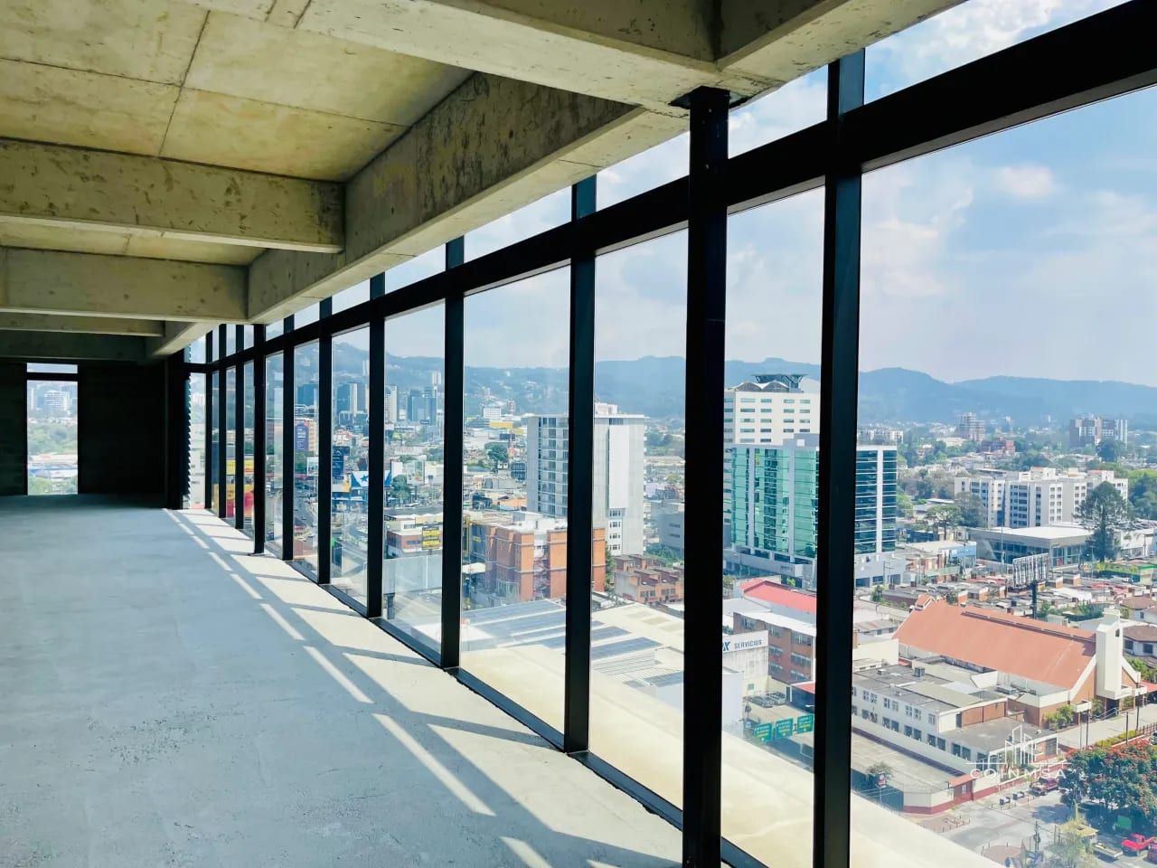 Oficina en renta zona 10 / Edificio 01010 — Casa en Venta en Buena Fuente, Carretera a El Salvador, Guatemala, Ciudad — foto 9 de 10