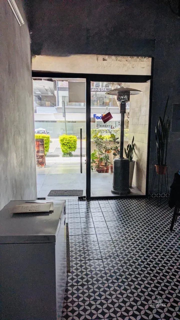 Local en Renta zona 10 — Local en Alquiler en Eon, Zona 10, Guatemala, Ciudad — foto 1 de 14