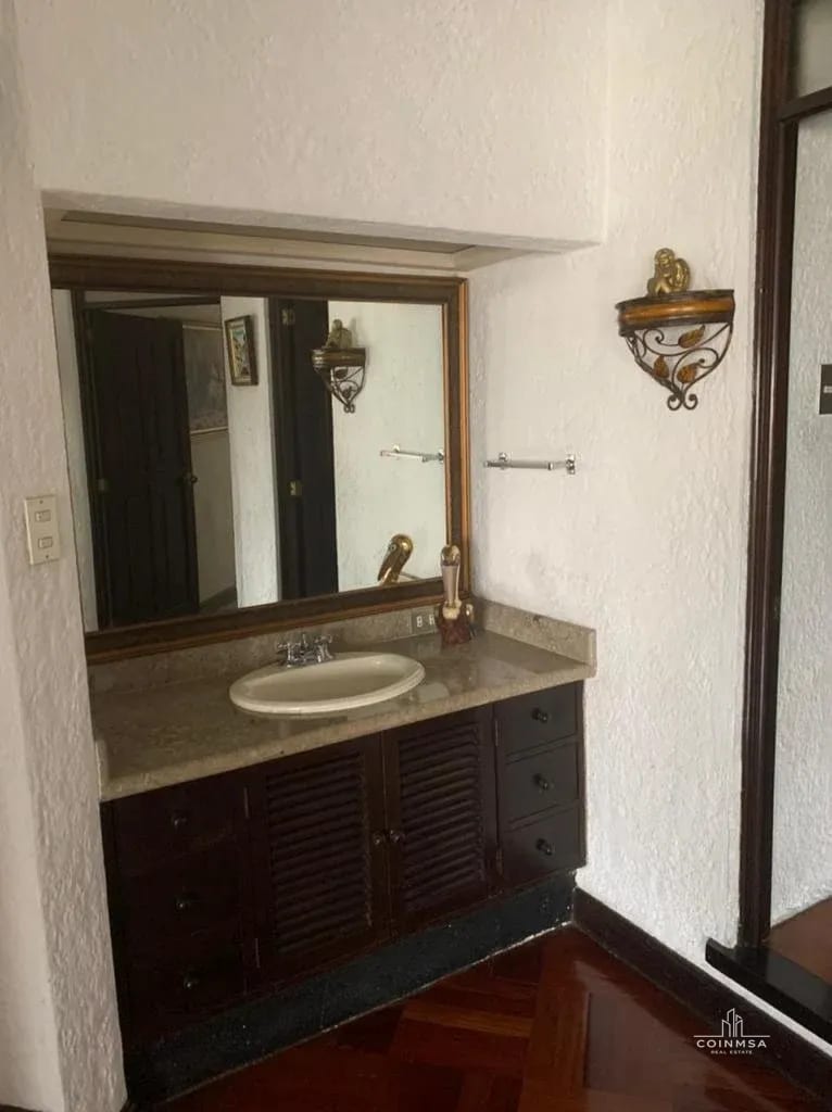 Apartamento amueblado en renta y venta zona 10 — Apartamento en Alquiler en Santa Clara Las Cañas, Zona 10, Guatemala, Ciudad — foto 8 de 13