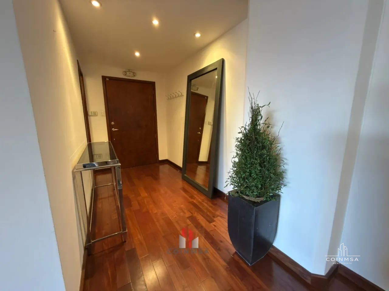 Apartamento amueblado en Venta zona 10 / Tiffany II — Apartamento en Venta en Tiffany II, Zona 10, Guatemala, Ciudad — foto 2 de 17
