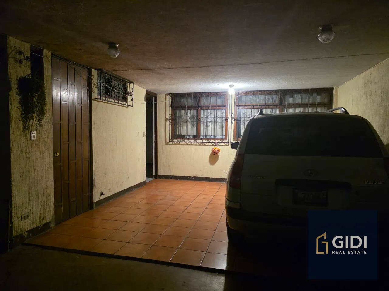 Casa amplia en renta Zona 1 | 3 hab + servicio + 2 parqueos — Casa en Alquiler en Zona 1, Guatemala, Ciudad — foto 8 de 16