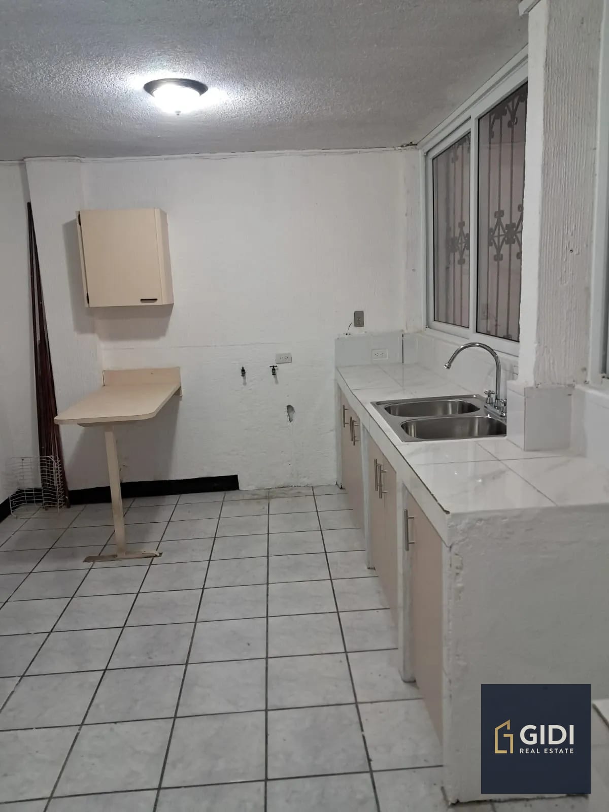 Casa amplia en renta Zona 1 | 3 hab + servicio + 2 parqueos — Casa en Alquiler en Zona 1, Guatemala, Ciudad — foto 5 de 16