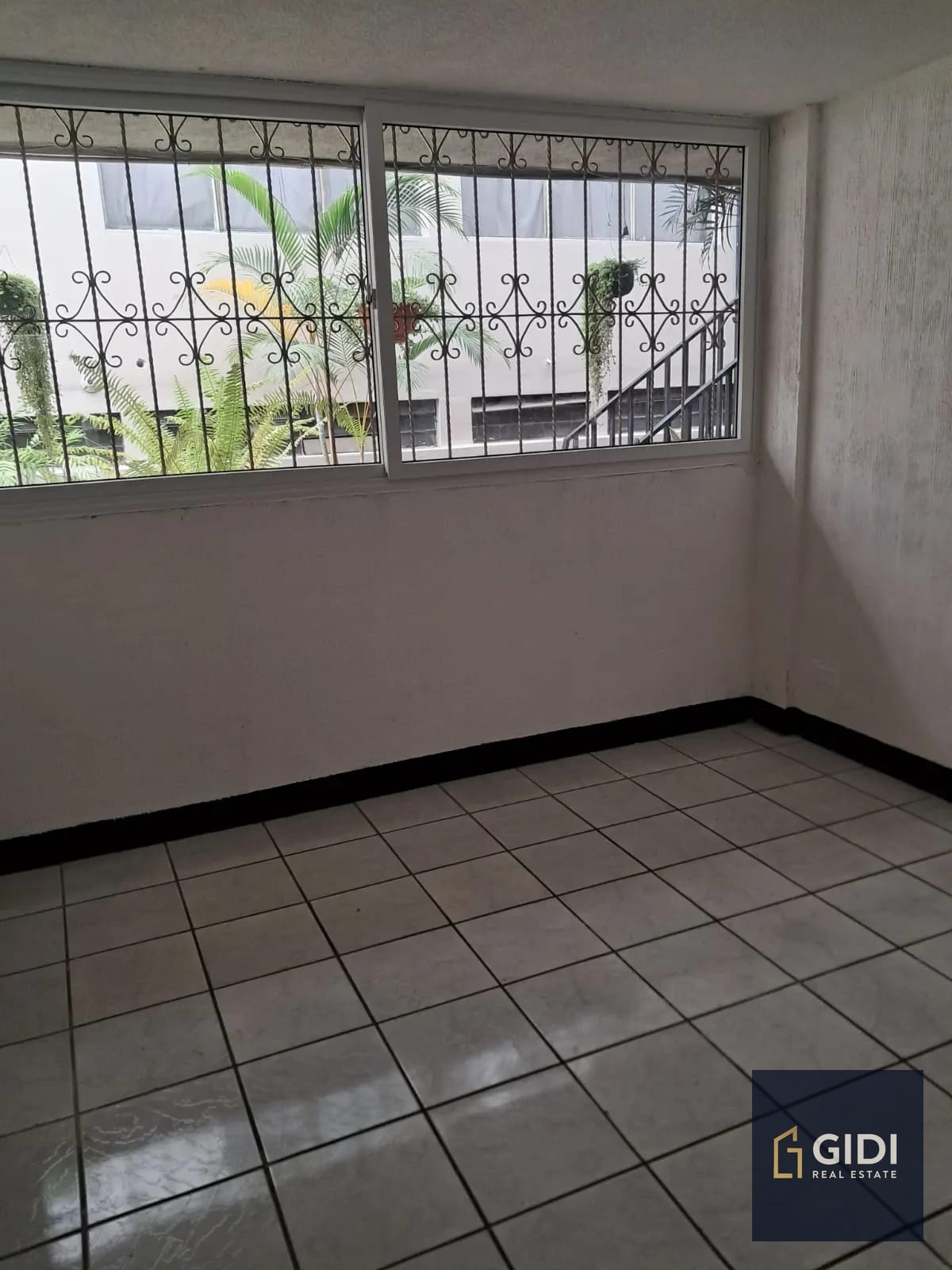 Casa amplia en renta Zona 1 | 3 hab + servicio + 2 parqueos — Casa en Alquiler en Zona 1, Guatemala, Ciudad — foto 10 de 16