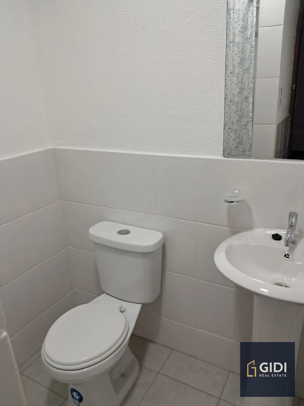 Casa amplia en renta Zona 1 | 3 hab + servicio + 2 parqueos — Casa en Alquiler en Zona 1, Guatemala, Ciudad — foto 13 de 16