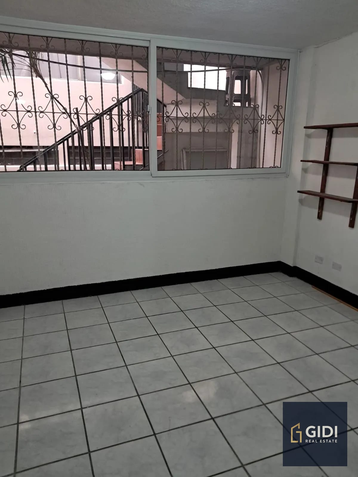 Casa amplia en renta Zona 1 | 3 hab + servicio + 2 parqueos — Casa en Alquiler en Zona 1, Guatemala, Ciudad — foto 11 de 16