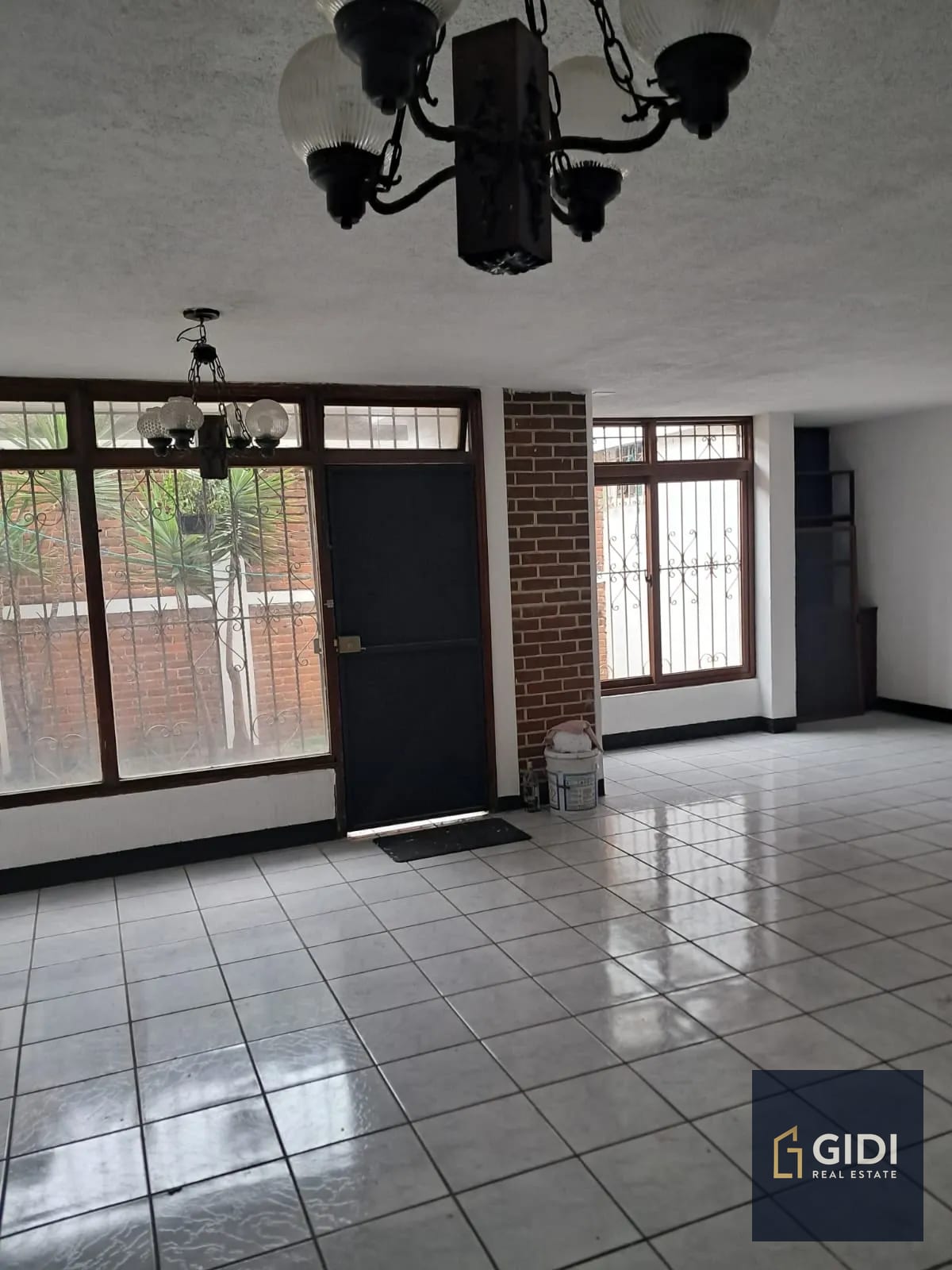 Casa amplia en renta Zona 1 | 3 hab + servicio + 2 parqueos — Casa en Alquiler en Zona 1, Guatemala, Ciudad — foto 1 de 16