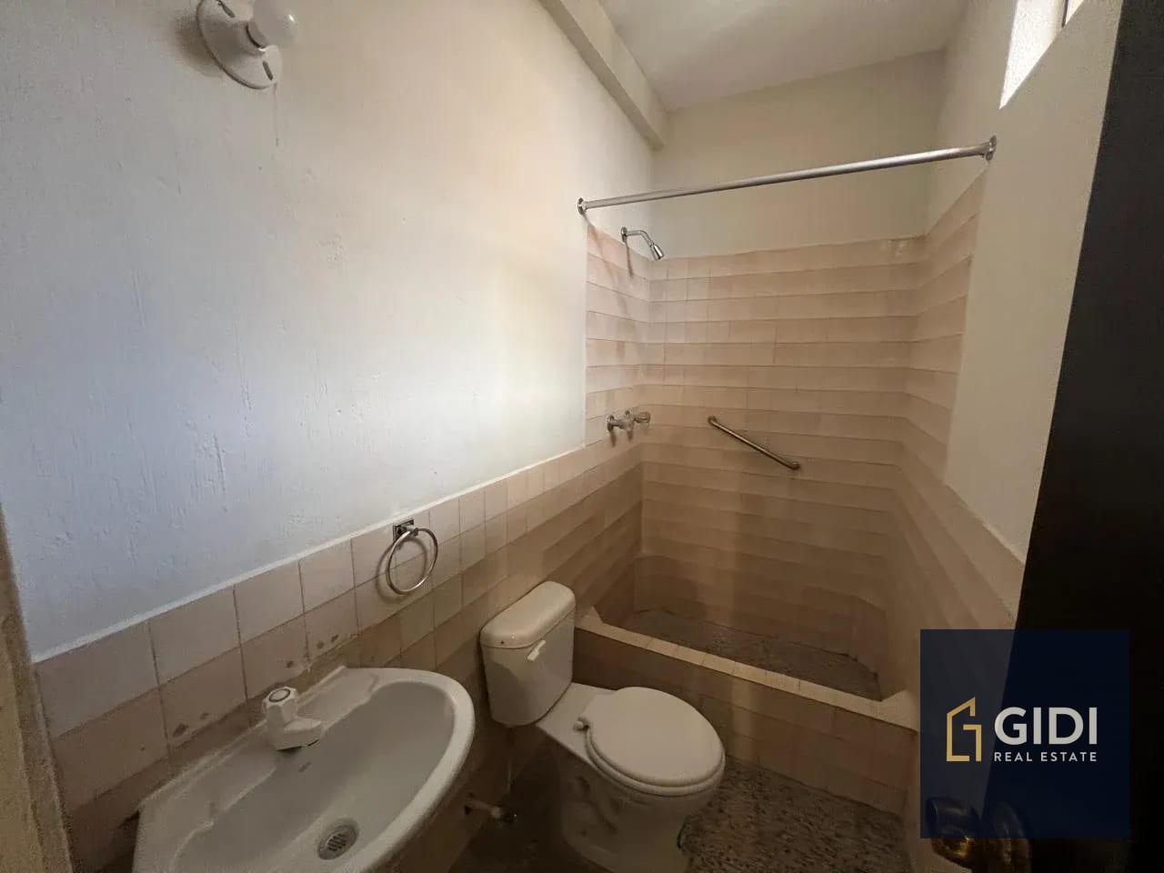 Casa en renta Col. Toledo Zona 7 | 4 dorm + servicio + 2P — Casa en Alquiler en Zona 7, Guatemala, Ciudad — foto 11 de 17