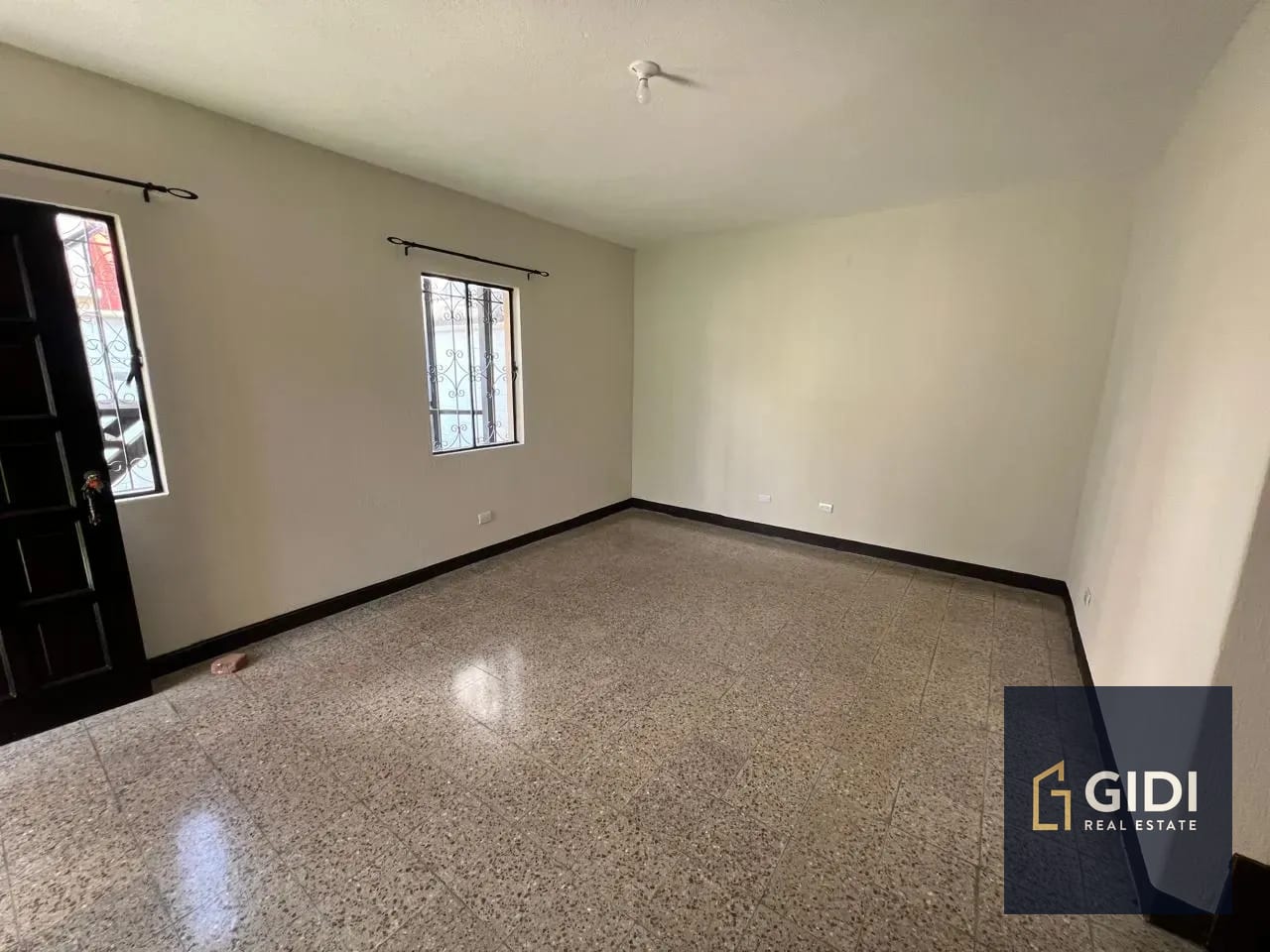 Casa en renta Col. Toledo Zona 7 | 4 dorm + servicio + 2P — Casa en Alquiler en Zona 7, Guatemala, Ciudad — foto 9 de 17