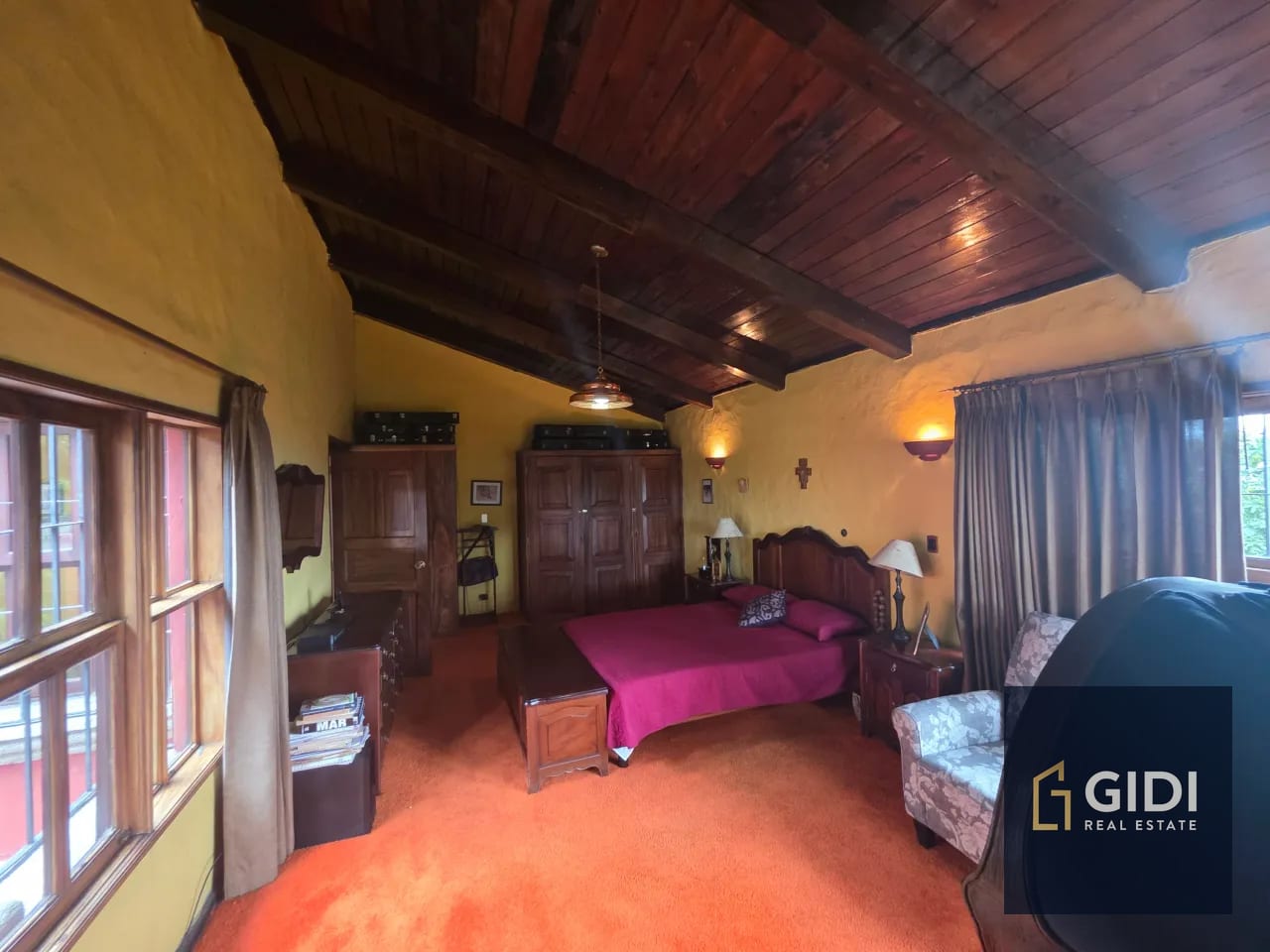 Casa colonial Z.6 Mixco | 3 dorm + servicio + 7 parqueos — Casa en Venta en Club Campestre La Montaña, Zona 6 Mixco, Guatemala, Ciudad — foto 8 de 17