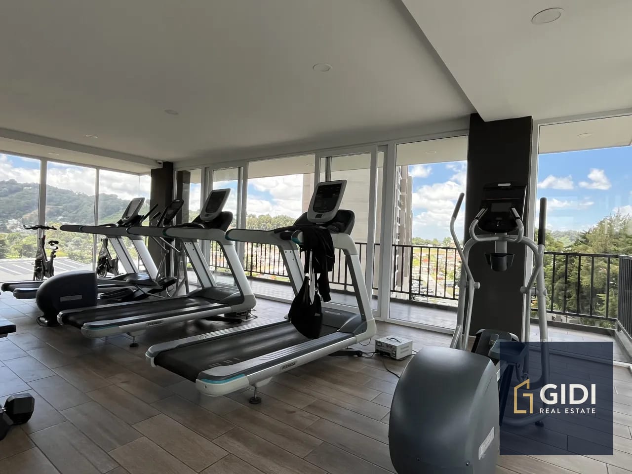 Gimnasio — A 15 min. de Antigua, rento apartamento amoblado, 3 dorm. Q5,000 — Apartamento en Alquiler en Santa Lucía Milpas Altas, Sacatepéquez — foto 17 de 17
