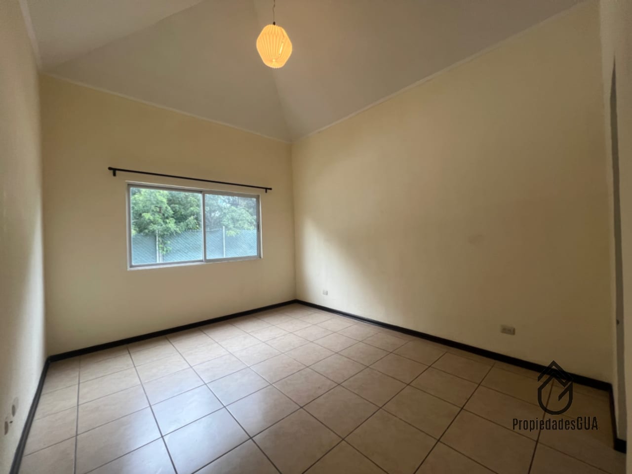 Casa en renta en Villas del Pinar Fraijanes — Casa en Alquiler en Carretera a El Salvador, Guatemala, Ciudad — foto 4 de 12