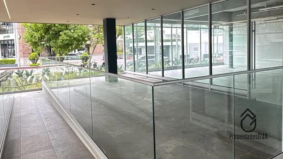 Local 1er nivel ideal para restaurante, gimnasio, etc. — Local en Alquiler en Zona 10, Guatemala, Ciudad — foto 1 de 1