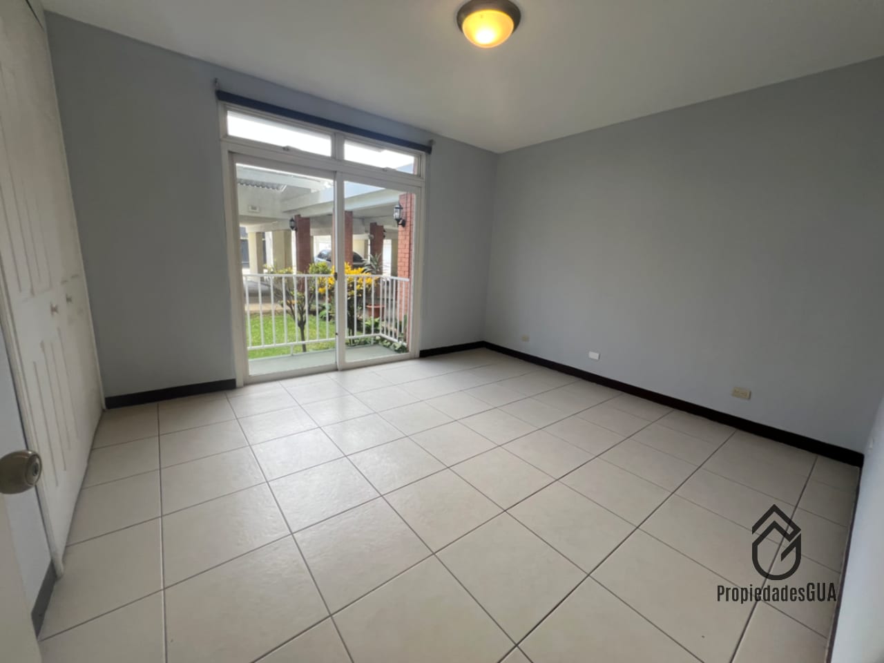 Apartamento amplio y recién remodelado zona 13 con terraza 1er nivel — Apartamento en Alquiler en Zona 13, Guatemala, Ciudad — foto 6 de 9