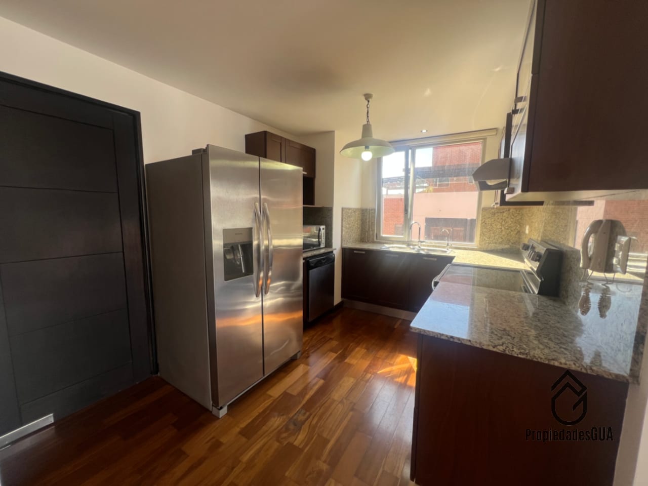 Apartamento amplio con amenidades — Apartamento en Venta en Zona 10, Guatemala, Ciudad — foto 3 de 16