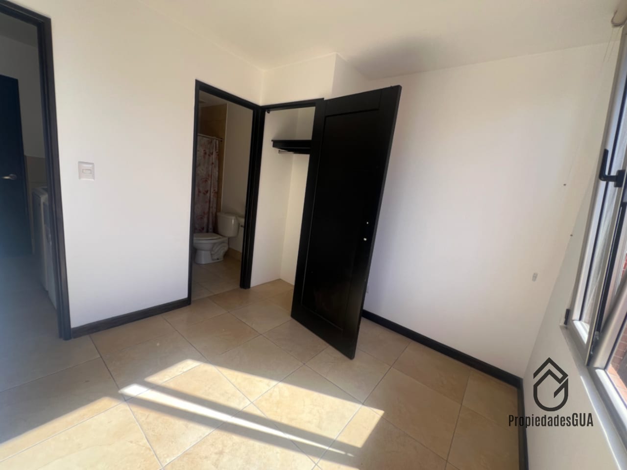 Apartamento amplio con amenidades — Apartamento en Venta en Zona 10, Guatemala, Ciudad — foto 13 de 16