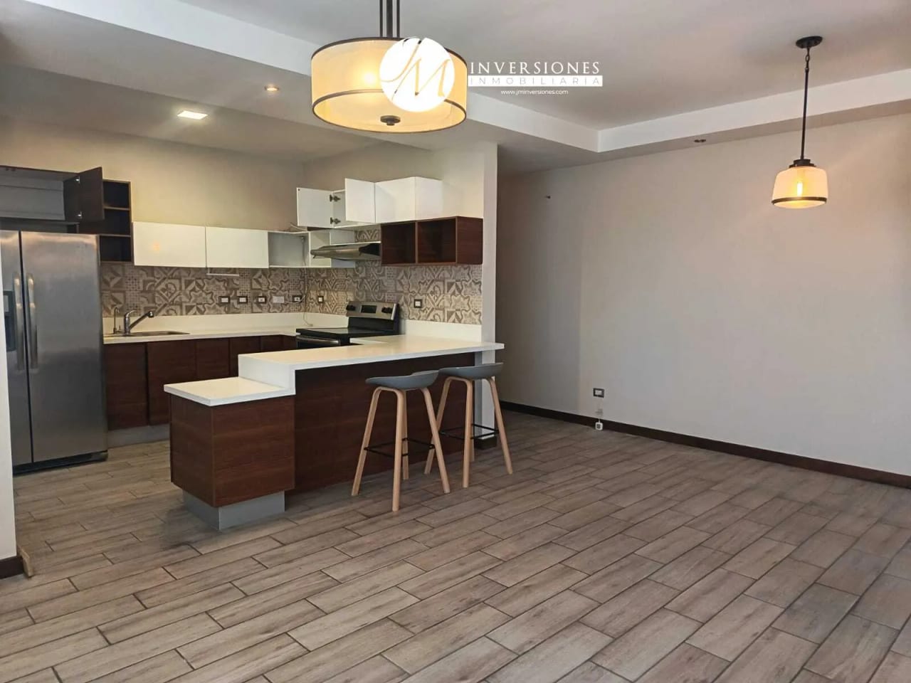 Apartamento en Renta de 2 Dormitorios en Zona 16 — Apartamento en Alquiler en Zona 16, Guatemala, Ciudad — foto 2 de 8