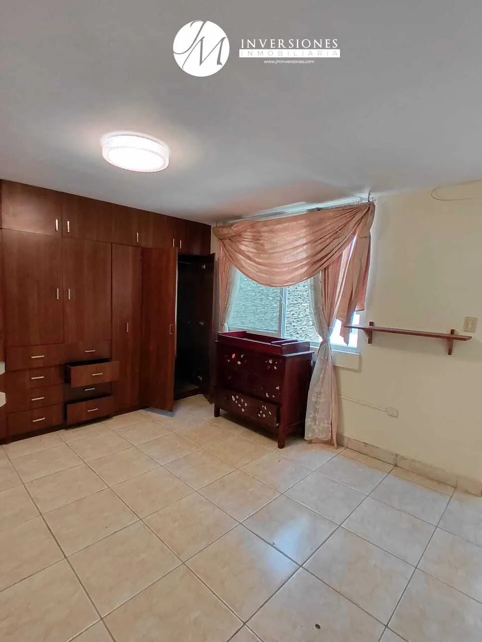 Casa en Renta de 4 Dormitorios en zona 10 — Casa en Alquiler en Zona 10, Guatemala, Ciudad — foto 7 de 13
