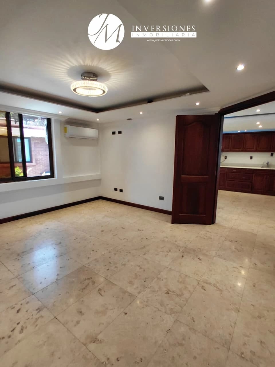 Apartamento en Renta con Linea blanca en zona 10 — Apartamento en Alquiler en Zona 10, Guatemala, Ciudad — foto 1 de 4
