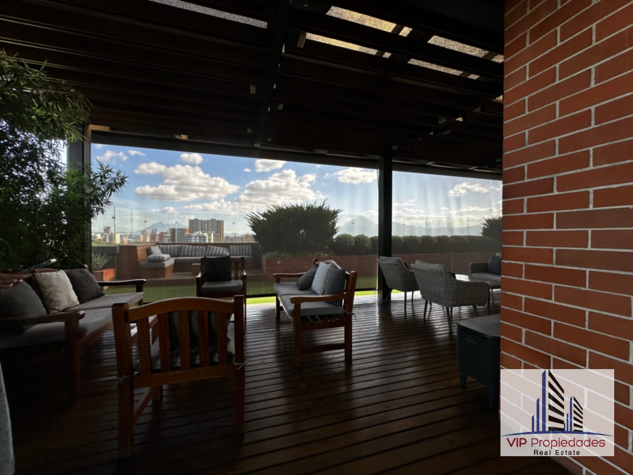 Lucca zona 10, amplio apartamento en alquiler — Apartamento en Alquiler en Lucca, Zona 10, Guatemala, Ciudad — foto 15 de 15