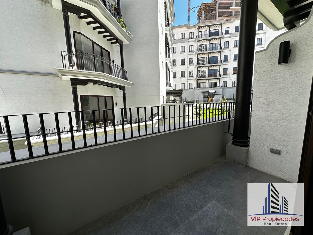 Zona 16, amplio apartamento en alquiler (copia) — Apartamento en Alquiler en Nogales de Cayalá, Zona 16, Guatemala, Ciudad — foto 1 de 17