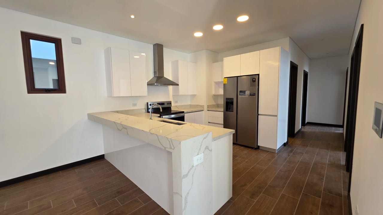 Apartamento en renta en Lirios de Cayala IV Nuevo — Apartamento en Alquiler en Zona 16, Guatemala, Ciudad — foto 2 de 16