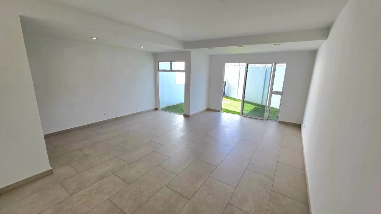 Casa en venta en Carretera a El Salvador km 15.5 frente a Pradera Conc — Casa en Venta en Paraje Solar, Carretera a El Salvador, Guatemala, Ciudad — foto 7 de 17