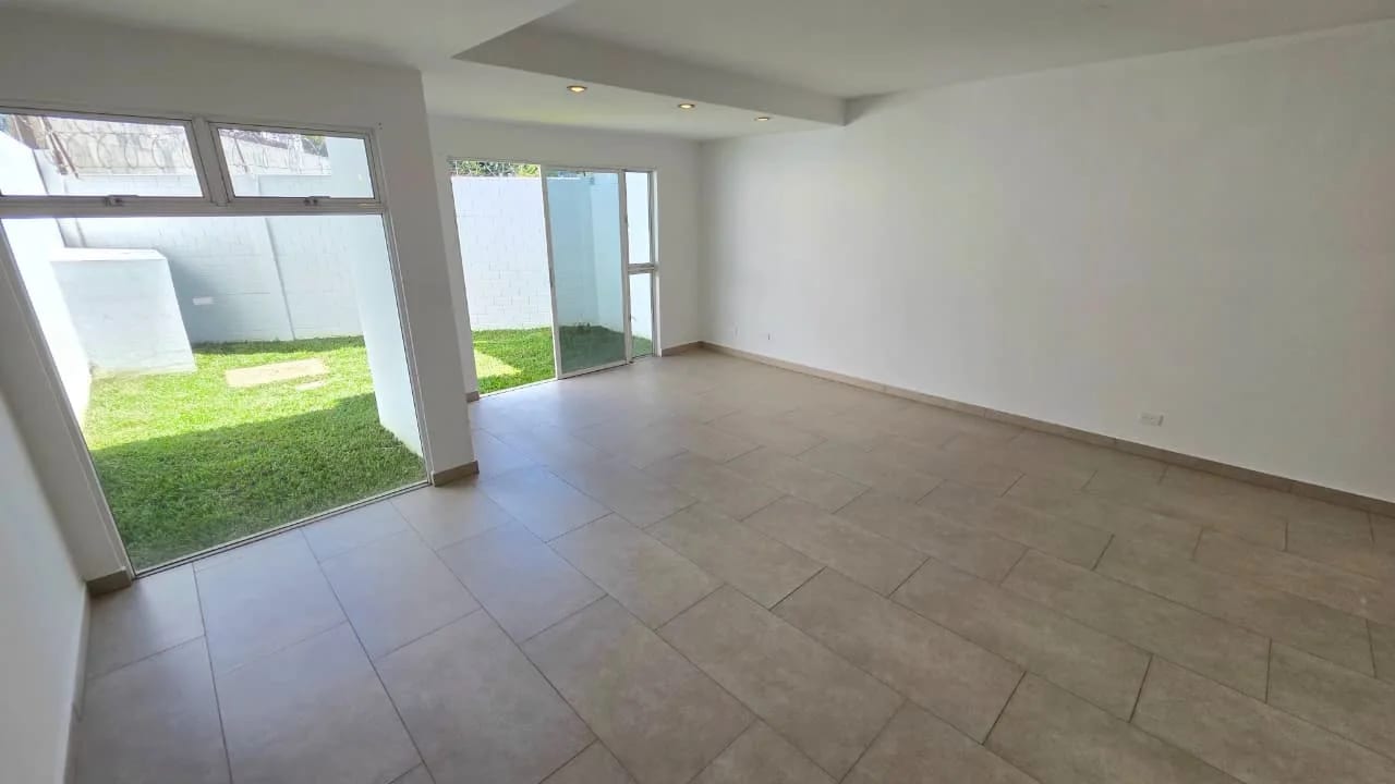 Casa en venta en Carretera a El Salvador km 15.5 frente a Pradera Conc — Casa en Venta en Paraje Solar, Carretera a El Salvador, Guatemala, Ciudad — foto 8 de 17
