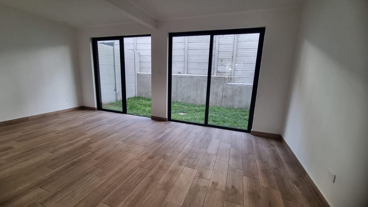 Linda Casa Nueva en Venta 3 Hab Zona 16 Laureles de San Isidro — Casa en Venta en Zona 16, Guatemala, Ciudad — foto 5 de 13