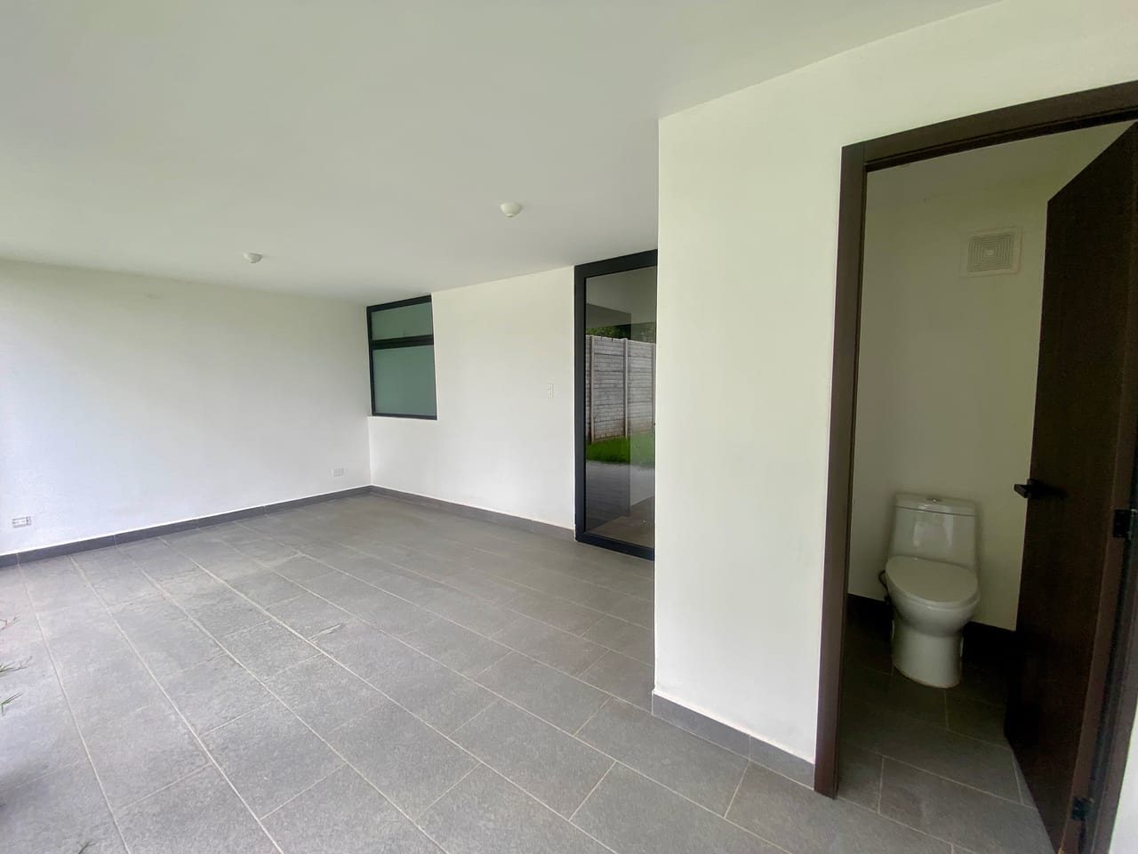 Renta casa 3hab con LINDA vista Laureles zona 16 — Casa en Alquiler en Zona 16, Guatemala, Ciudad — foto 6 de 12
