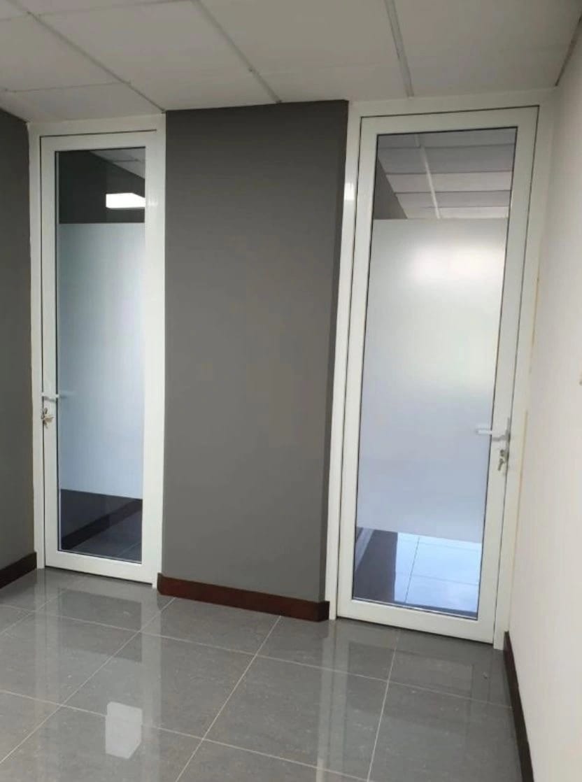 Renta Oficina Corporativo Muxbal — Oficina en Alquiler en Santa Catarina Pinula, Guatemala, Ciudad — foto 7 de 14